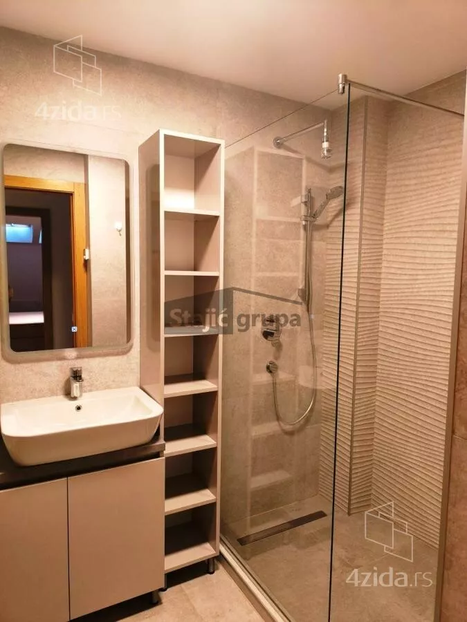 Petosoban stan | 4zida