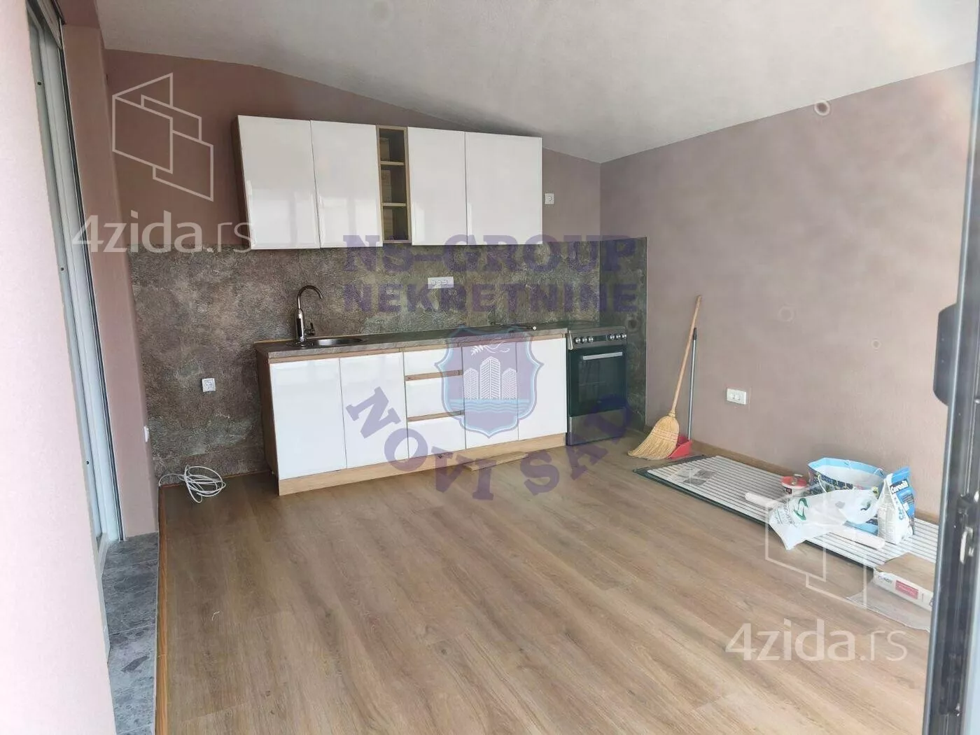 Jednoiposoban stan | 4zida