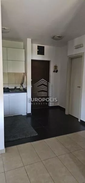 Zmaj Jovina | 4zida.rs