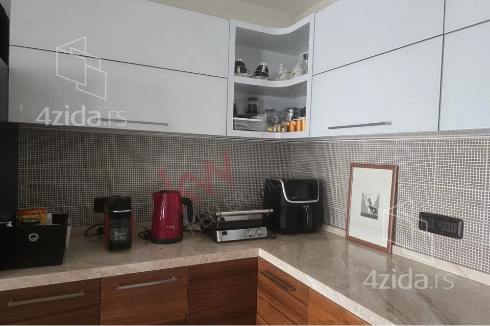 4-etažna kuća | 4zida
