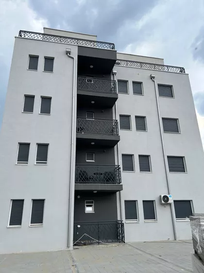 Velibora Markovića 33 | 4zida.rs