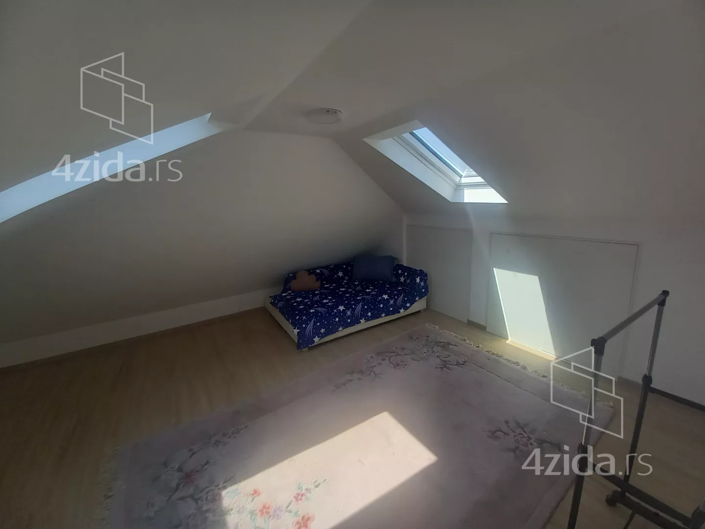 Četvoroiposoban stan | 4zida