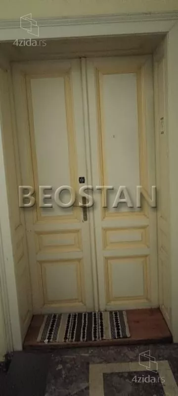 Šestoiposoban stan | 4zida