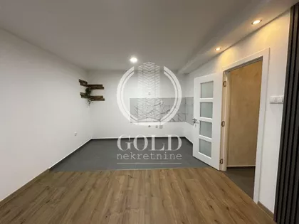 Pariske komune | 4zida.rs