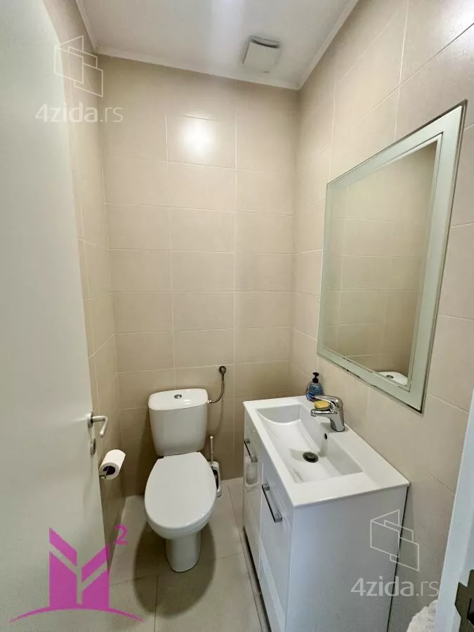 Šestosoban stan | 4zida