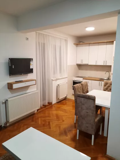 Železnička 15 | 4zida.rs