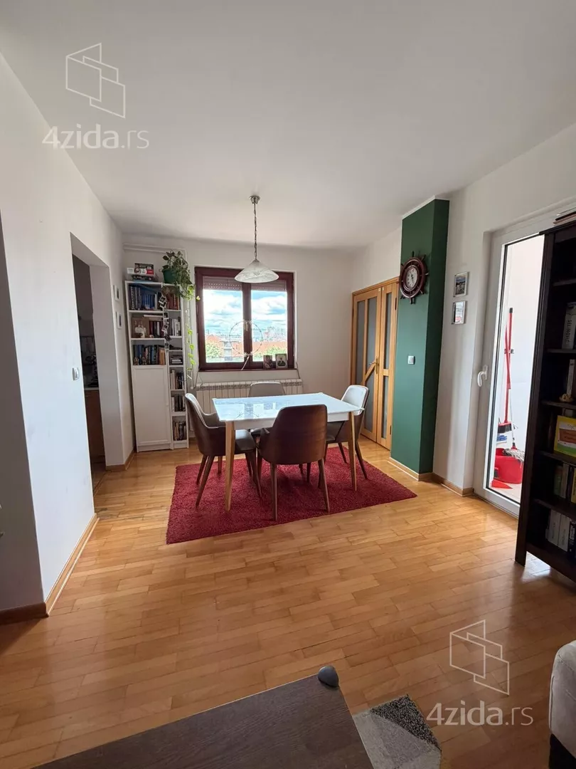 Troiposoban stan | 4zida