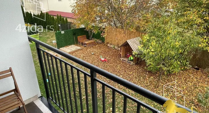 Troiposoban stan | 4zida