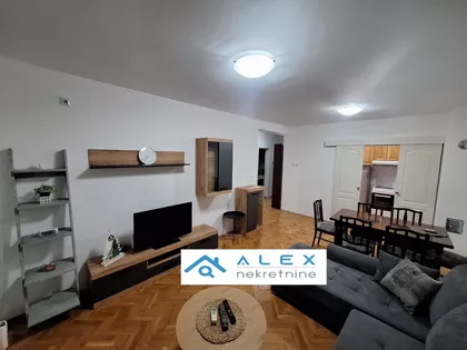 Jovana Subotića | 4zida.rs