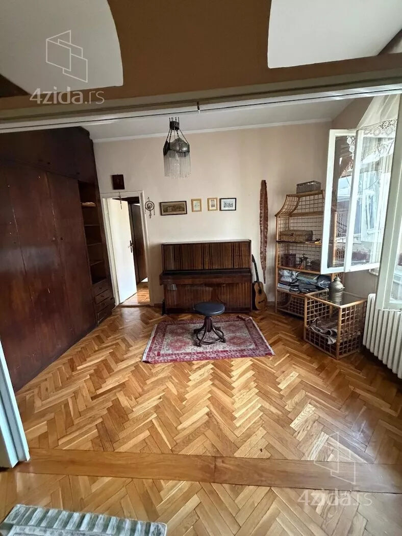 Četvoroiposoban stan | 4zida