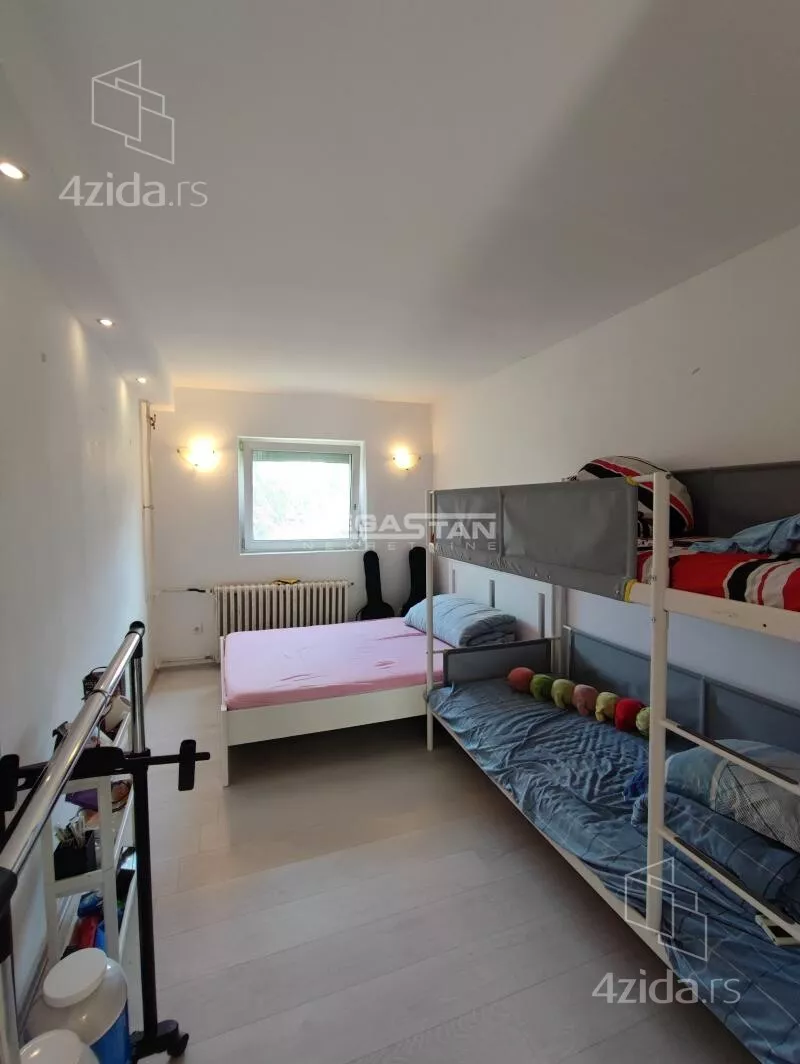 Petosoban stan | 4zida