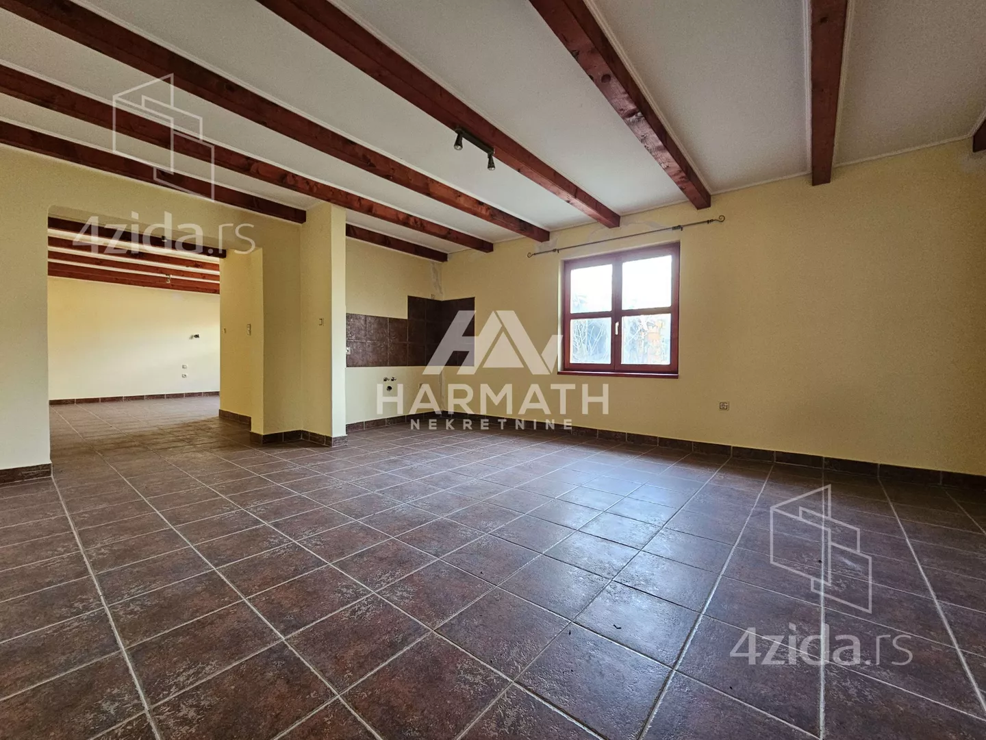 Poslovna zgrada | 4zida