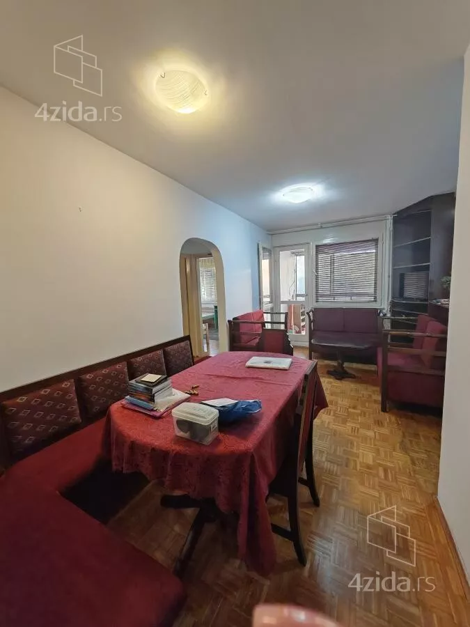 Troiposoban stan | 4zida