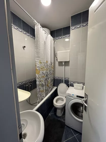 Bulevar Cara Lazara 100 | 4zida.rs