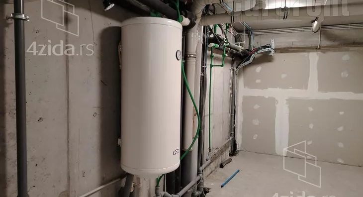 Poslovni prostor | 4zida