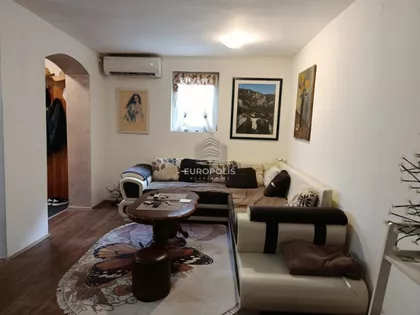 Vukov Spomenik | 4zida.rs