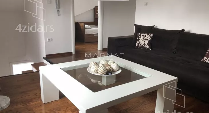 Četvoroiposoban stan | 4zida