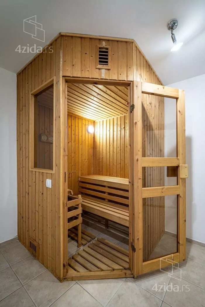 Šestosoban stan | 4zida