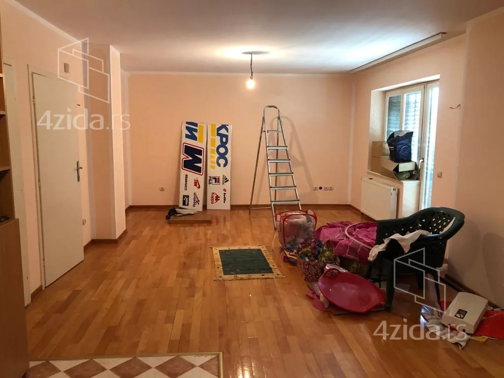 4-etažna kuća | 4zida