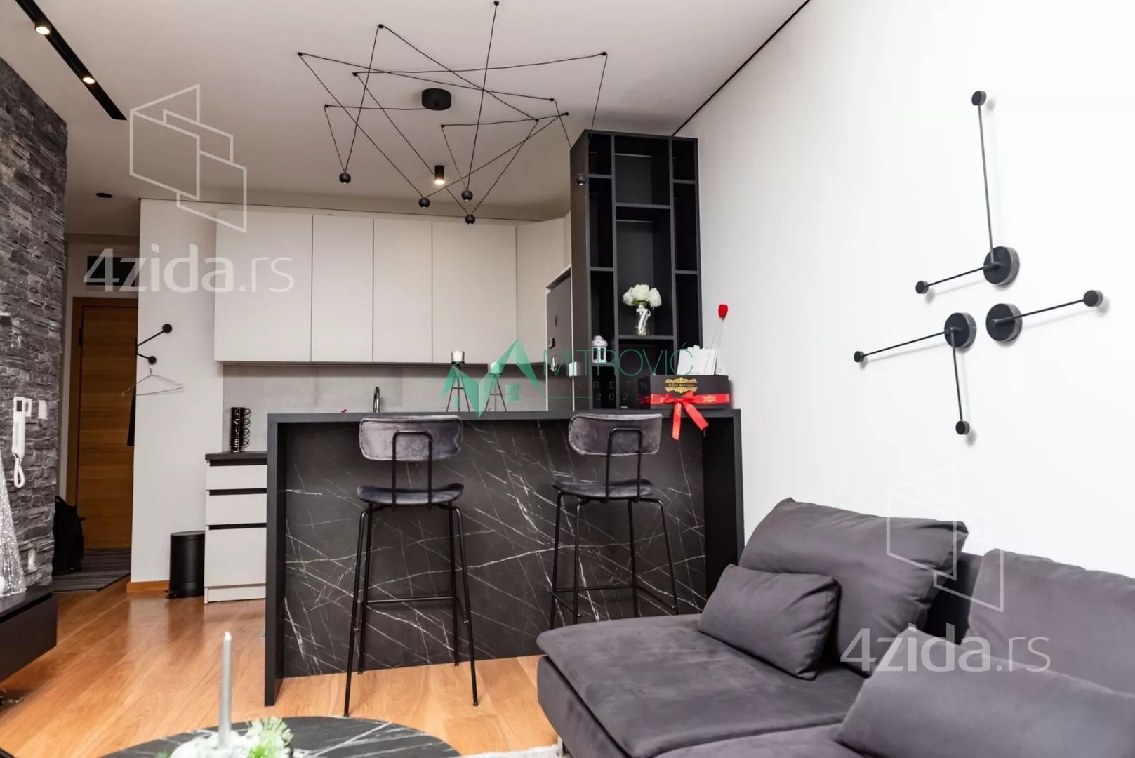 Jednoiposoban stan | 4zida