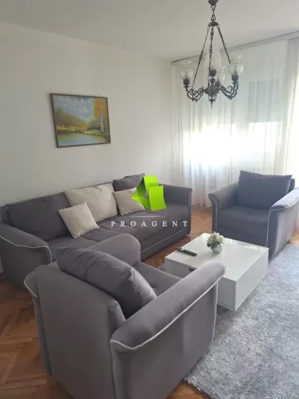 Dom Zdravlja | 4zida.rs