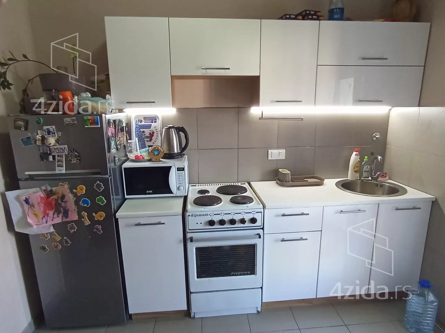 Jednoiposoban stan | 4zida