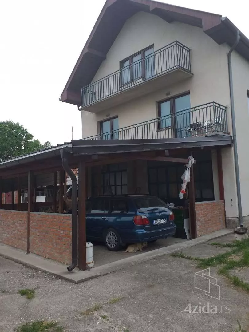 3-etažna kuća | 4zida