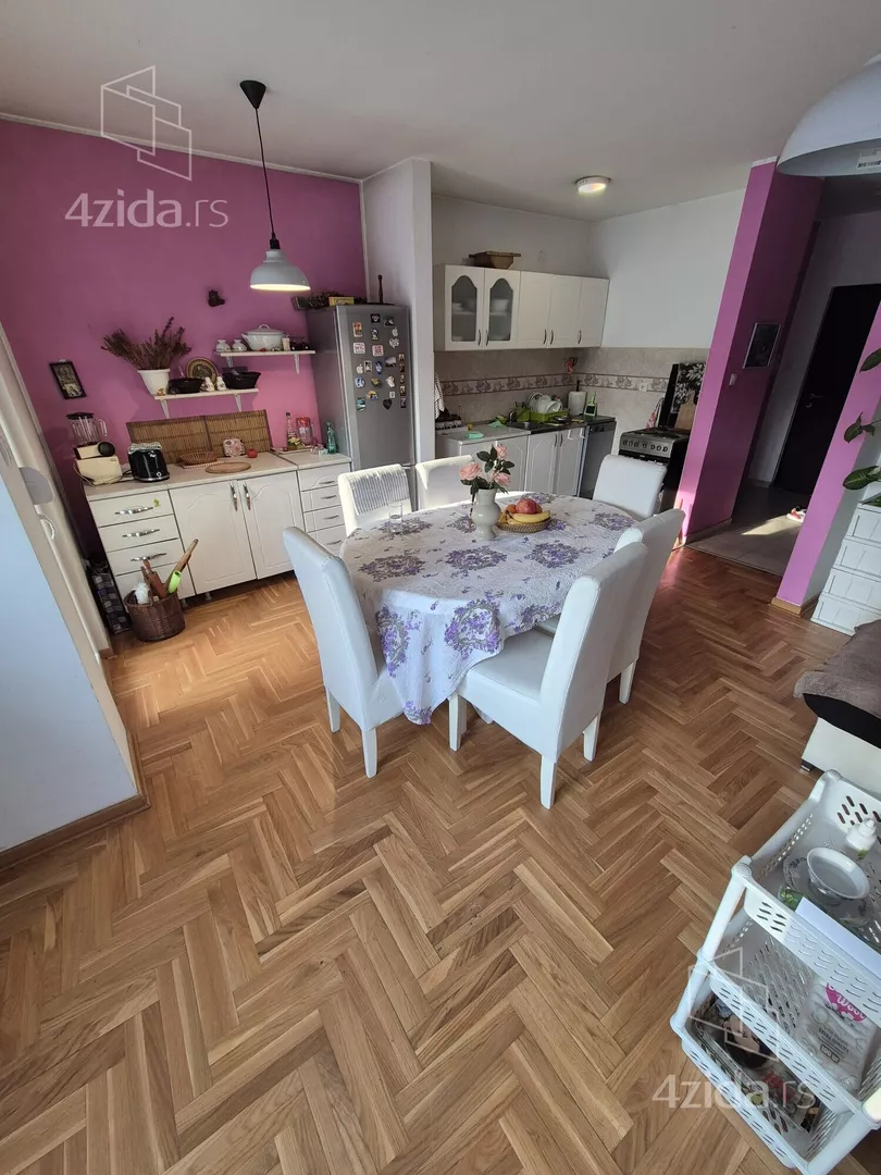 Troiposoban stan | 4zida