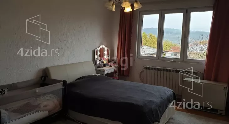 Šestosoban stan | 4zida