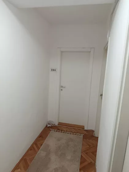 Crveni Pevac | 4zida.rs