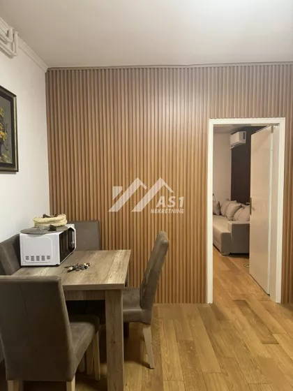 Pariske komune | 4zida.rs