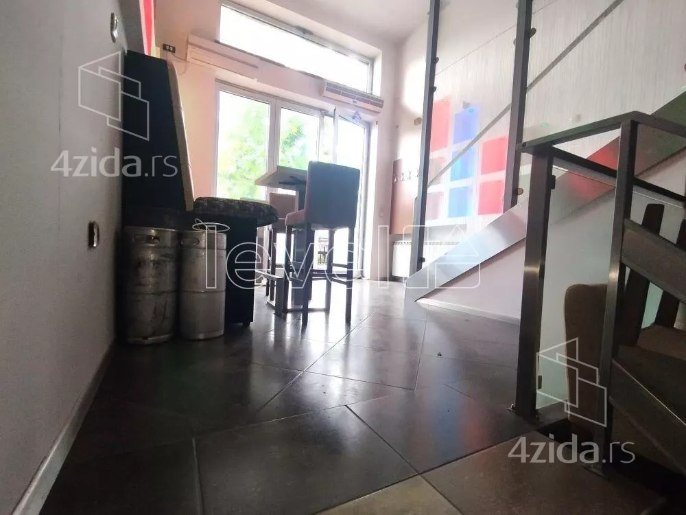 Lokal | 4zida