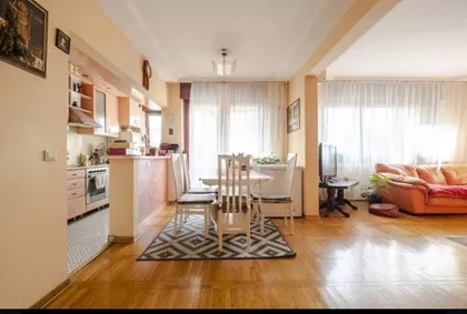 Vukov Spomenik | 4zida.rs