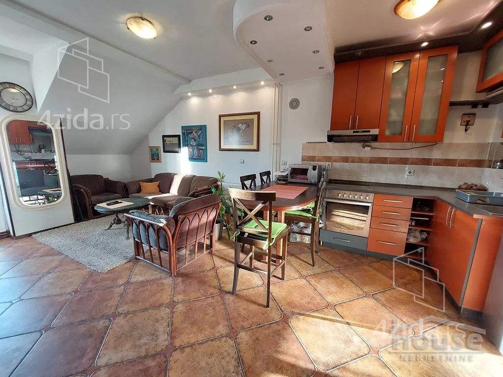 Dvoiposoban stan | 4zida