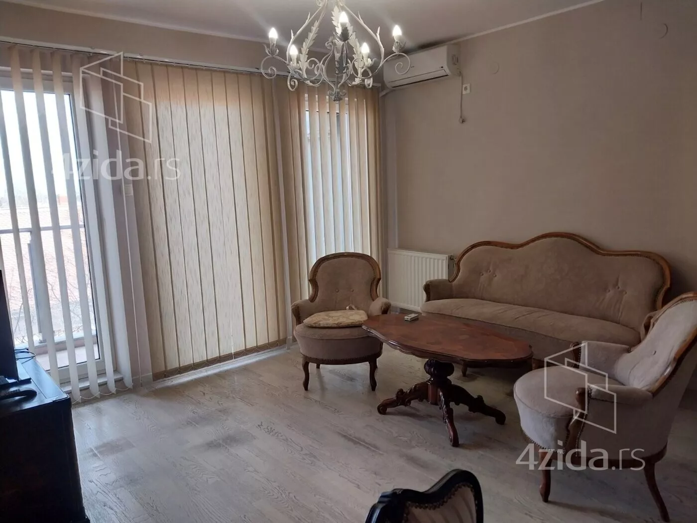 Jednoiposoban stan | 4zida