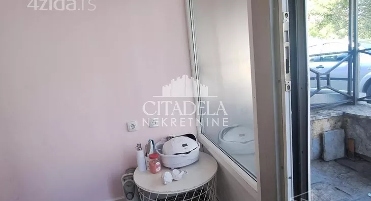 Lokal | 4zida