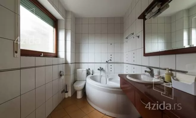 4-etažna kuća | 4zida