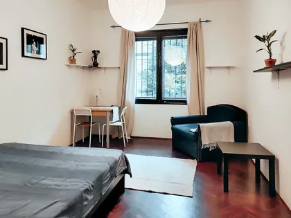 Pravni fakultet - Vračar | 4zida.rs