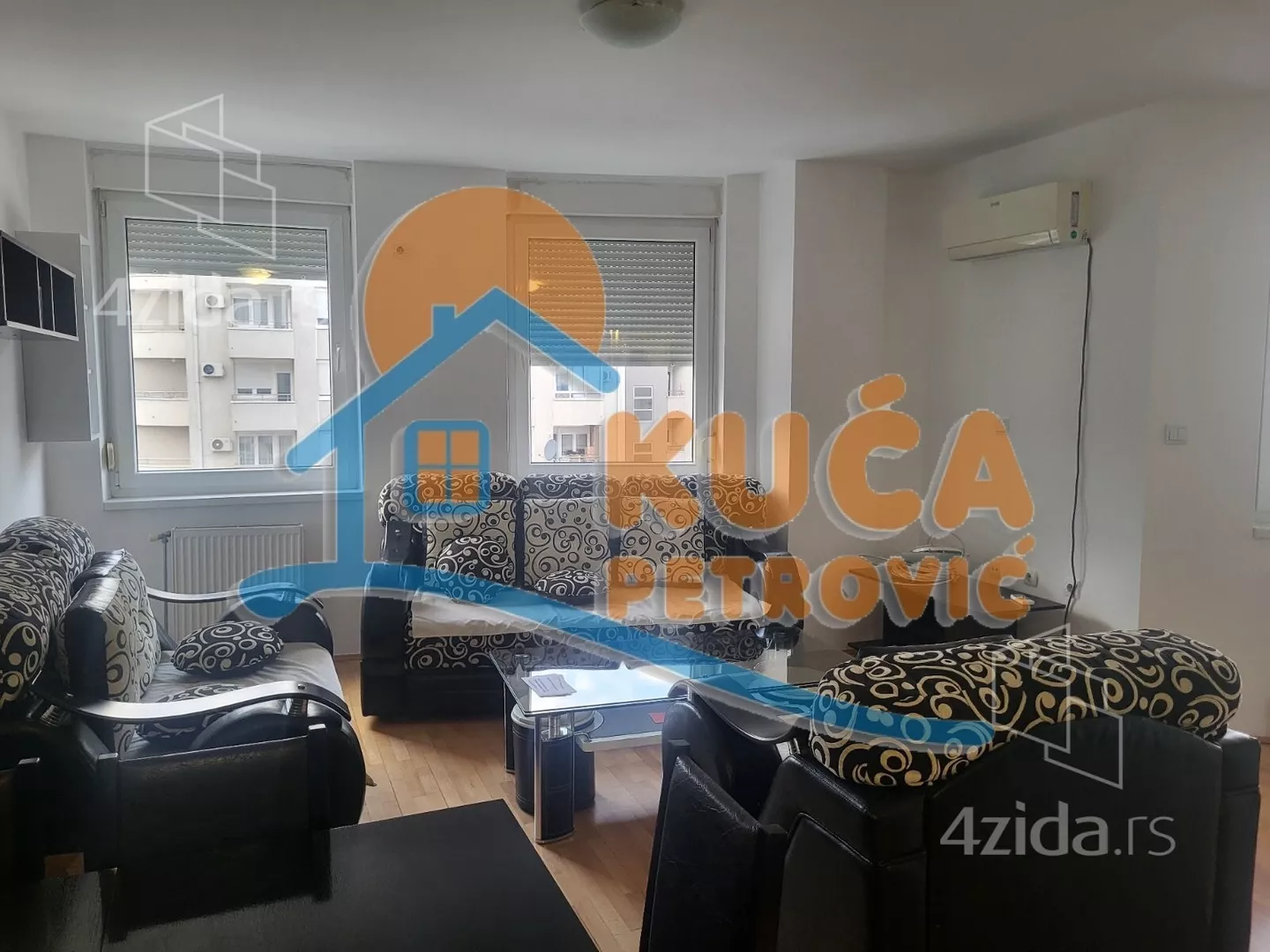 Jednoiposoban stan | 4zida