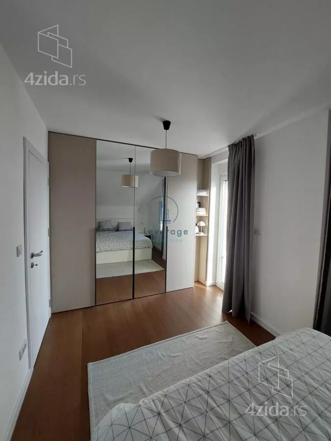 Četvoroiposoban stan | 4zida