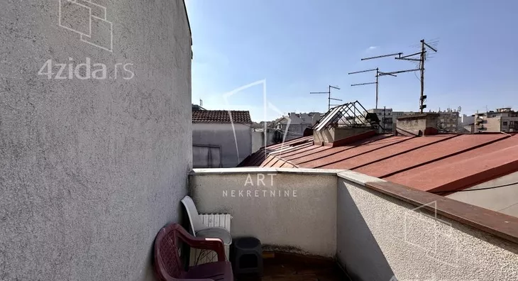 Šestosoban stan | 4zida