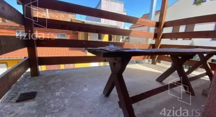 Troiposoban stan | 4zida