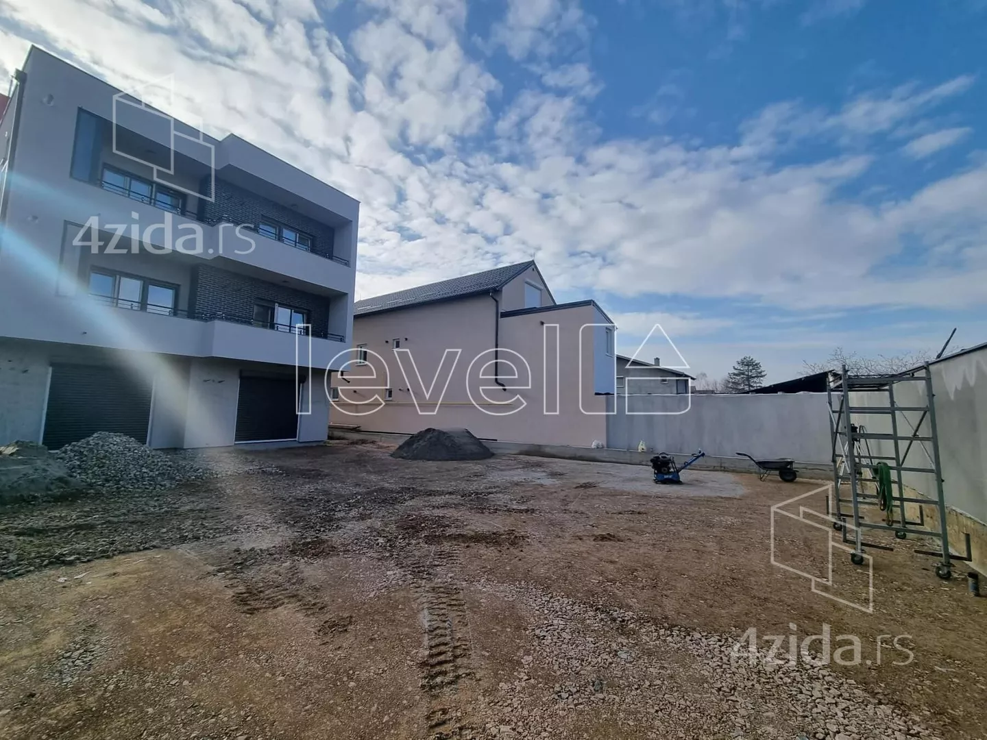 Troiposoban stan | 4zida