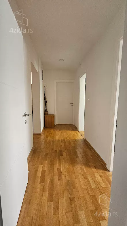 Četvoroiposoban stan | 4zida