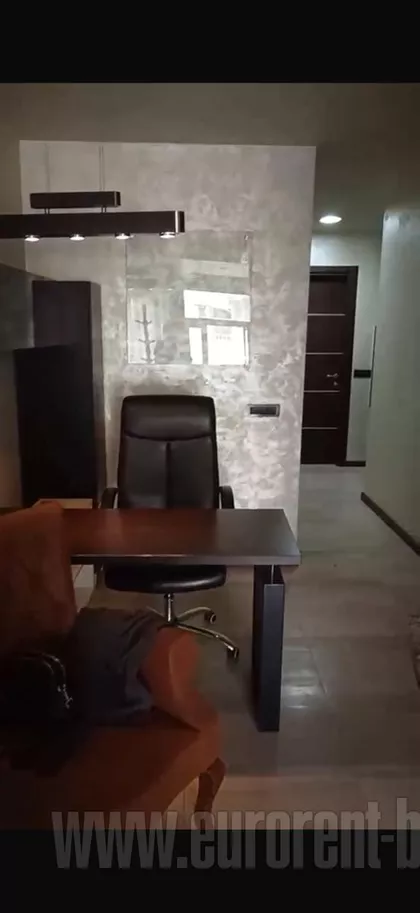 CRVENI KRST | 4zida.rs