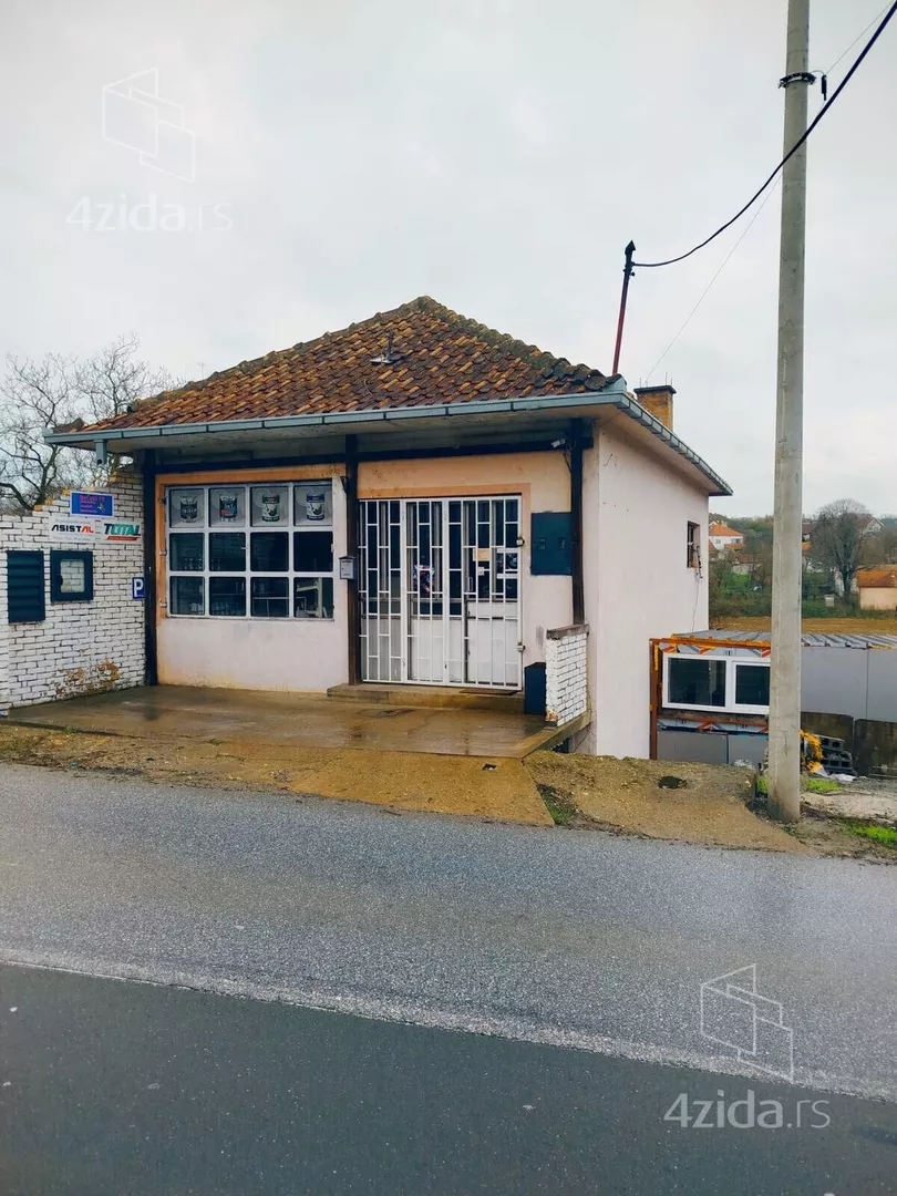 Poslovna zgrada | 4zida