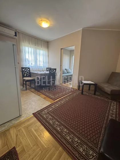 Sretena Mladenovića Mike | 4zida.rs