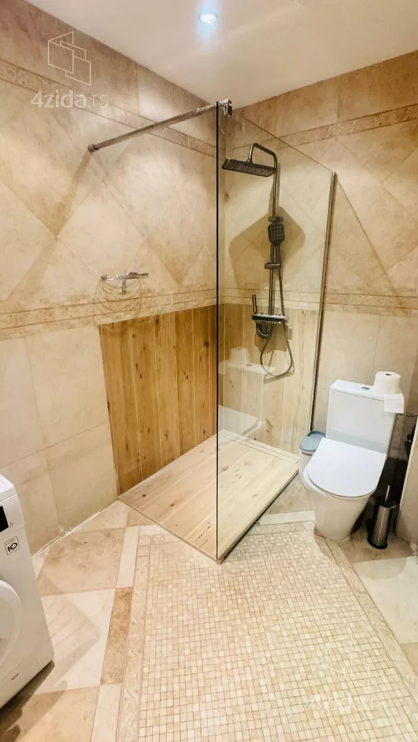 Četvoroiposoban stan | 4zida