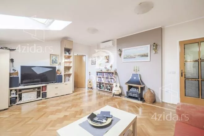 Troiposoban stan | 4zida