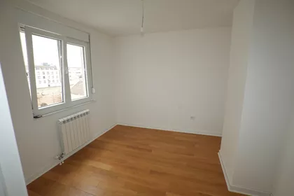 Vukov Spomenik | 4zida.rs